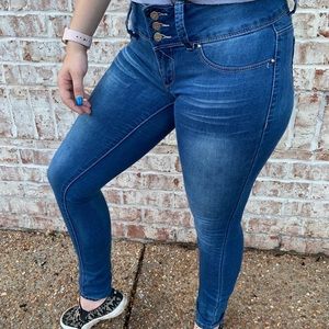 High Waisted Jeans
